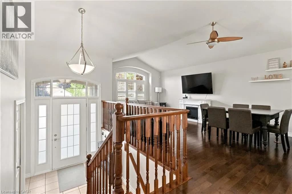 33 STRATFORD Terrace — photo 3 of 42