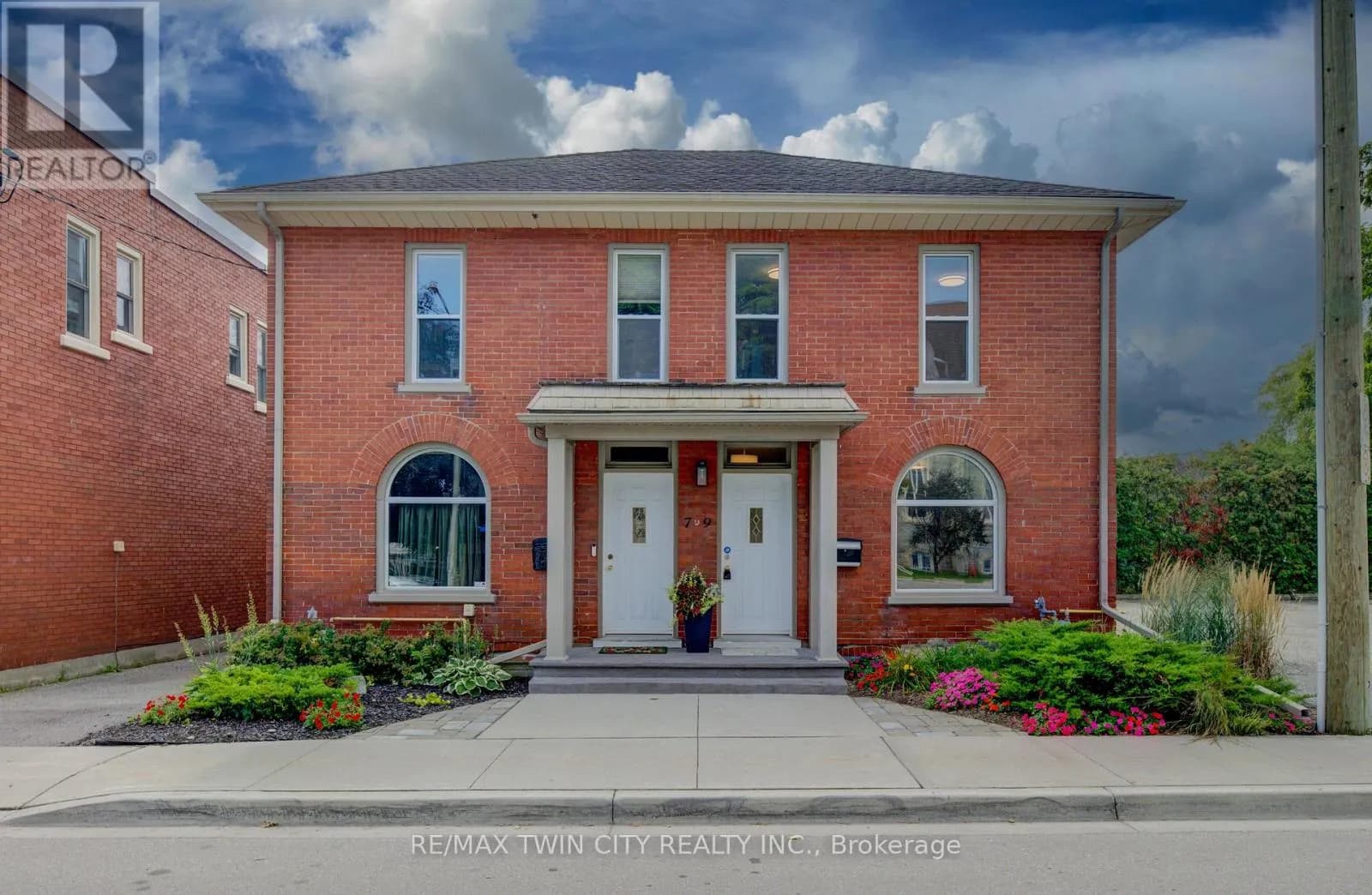 9 SALISBURY AVENUE — photo 1 of 30