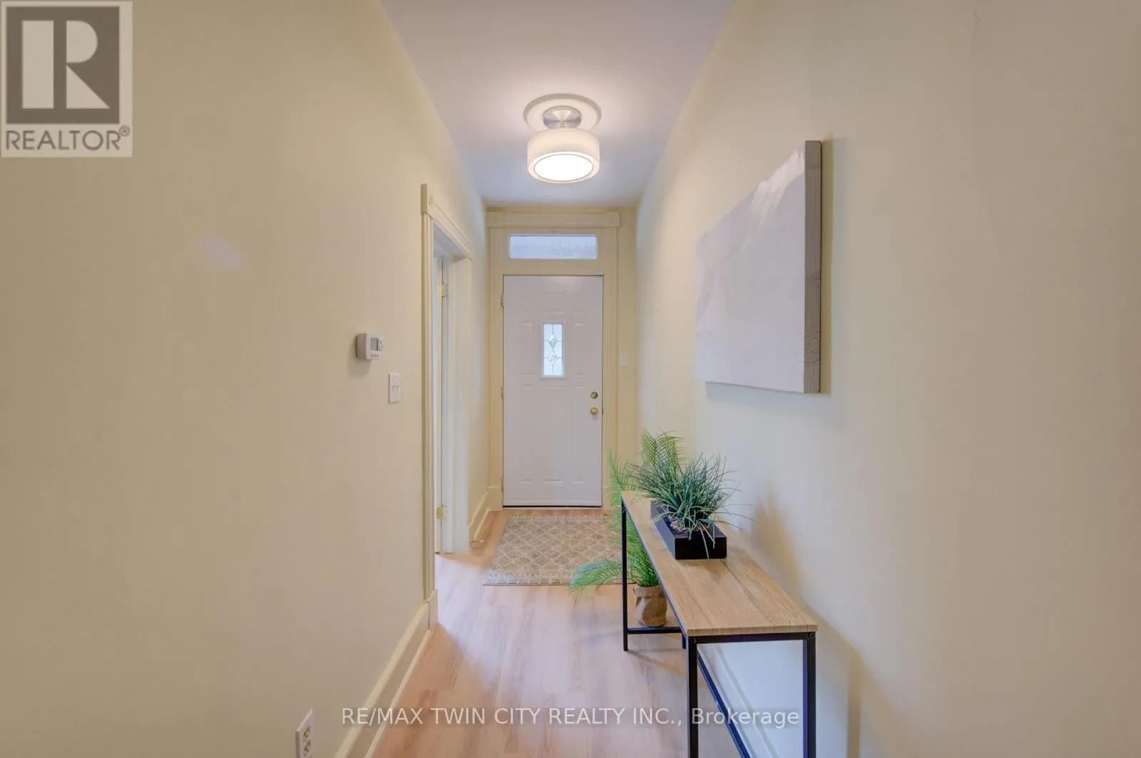 9 SALISBURY AVENUE — photo 4 of 30