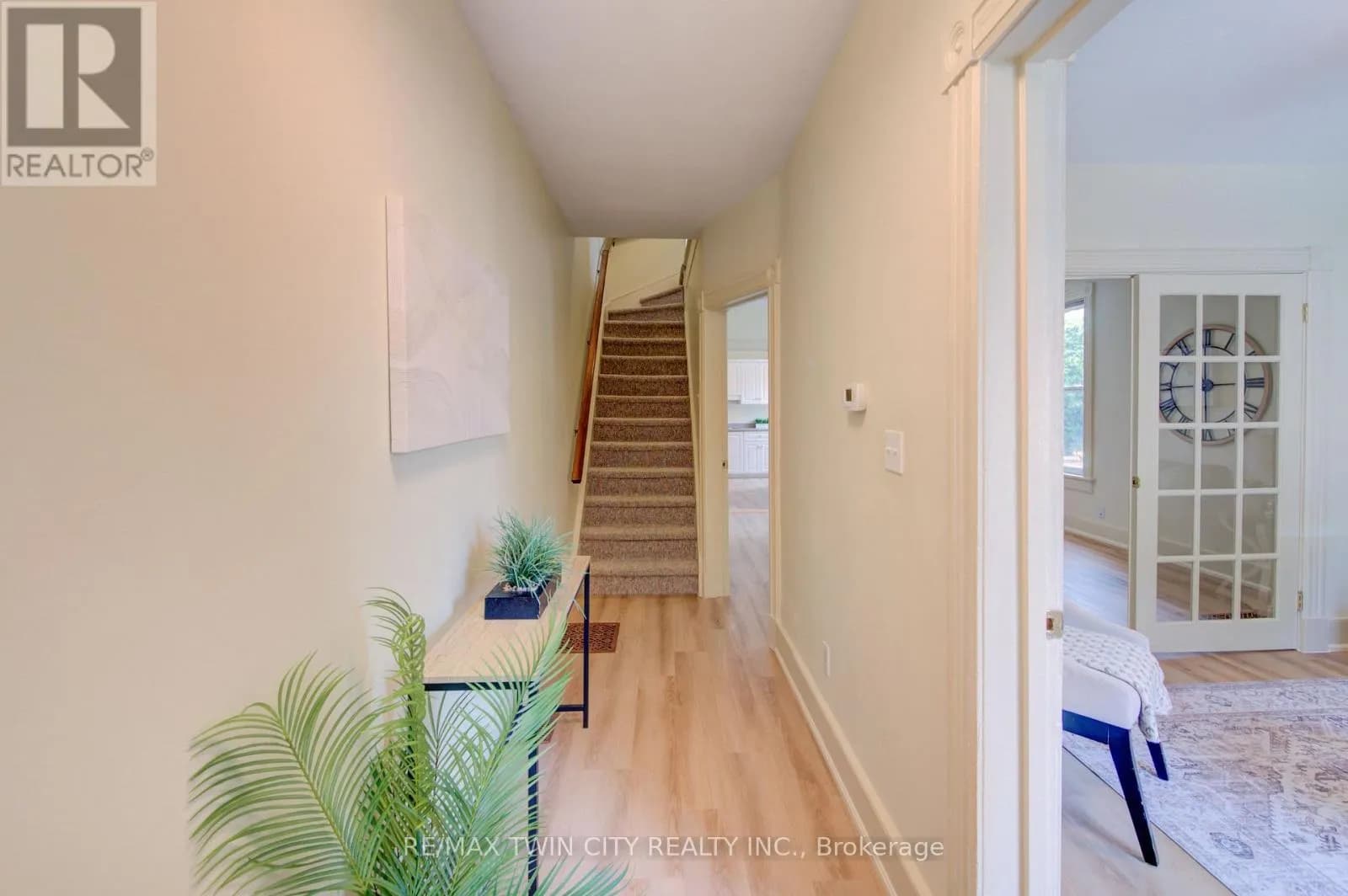 9 SALISBURY AVENUE — photo 5 of 30