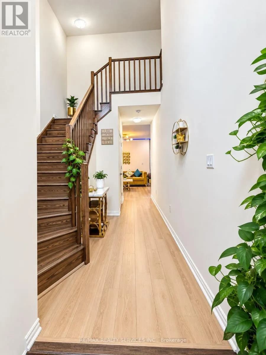8 WALDRON STREET — photo 5 of 41