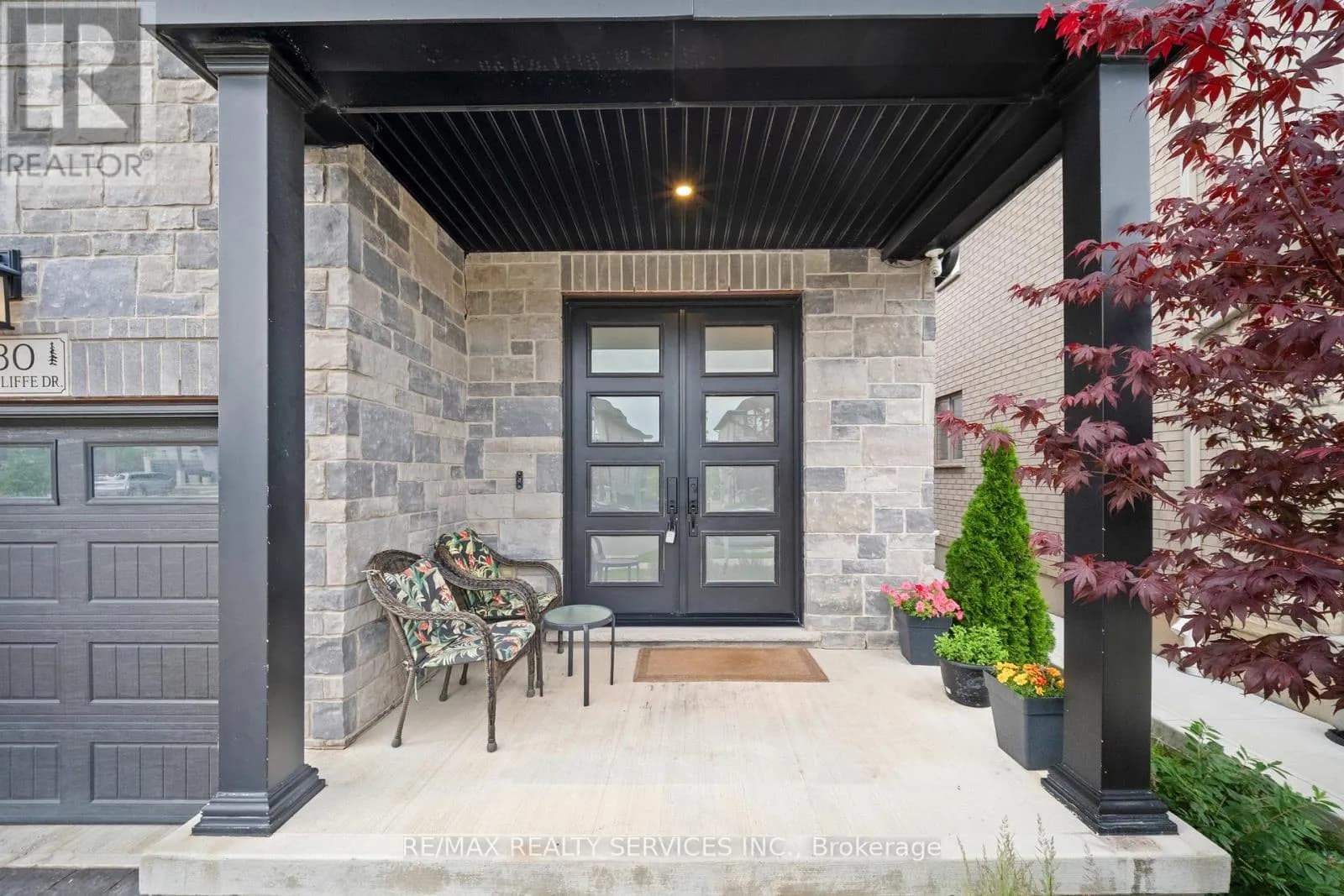 130 PONDCLIFFE DRIVE — photo 3 of 49