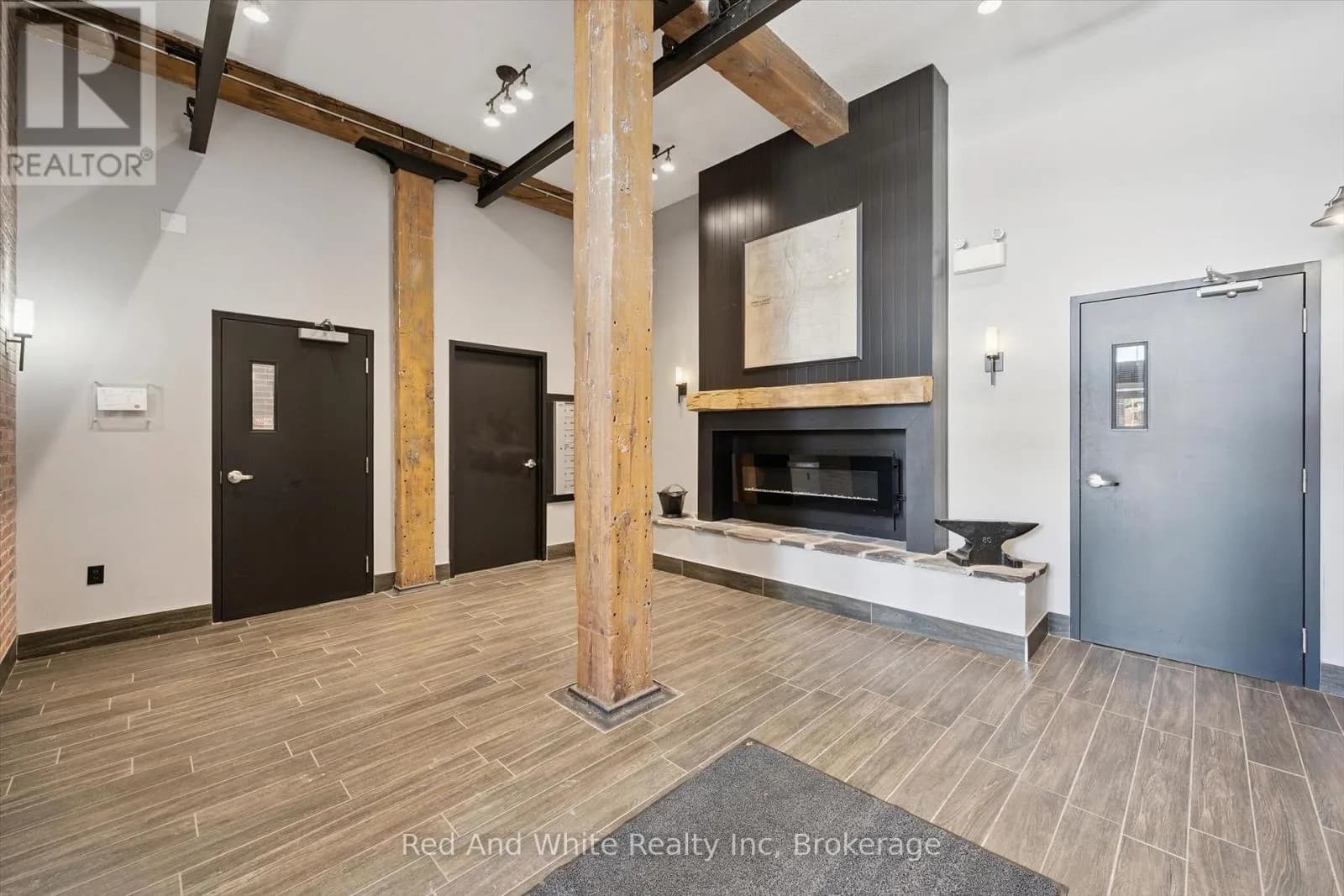 106 - 24 CEDAR STREET — photo 4 of 23