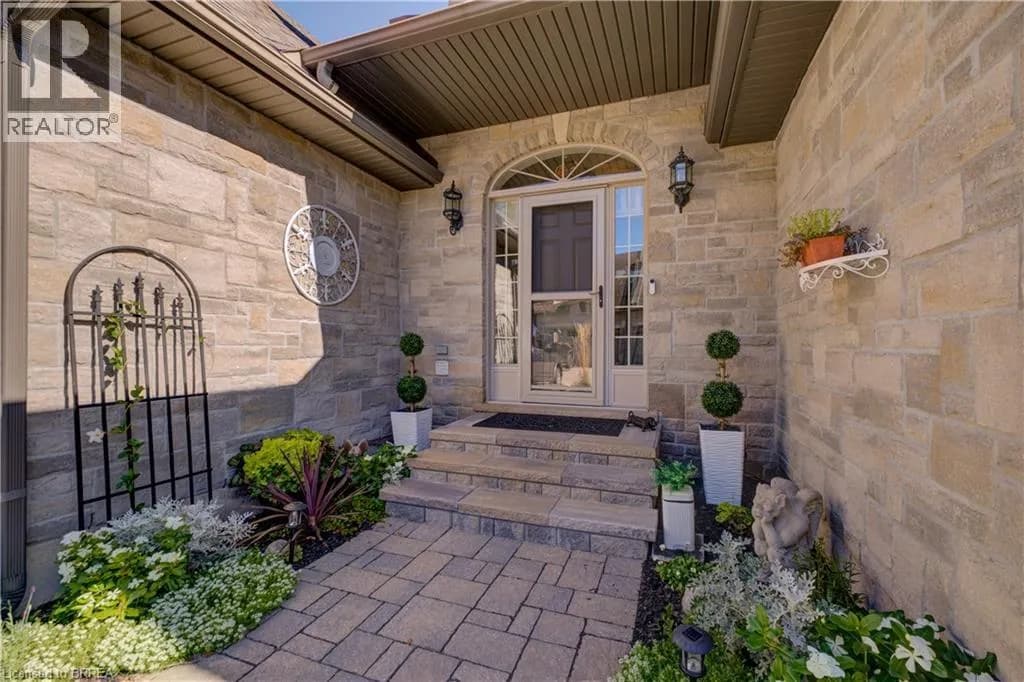 60 DUFFERIN Avenue Unit# 9 — photo 2 of 45