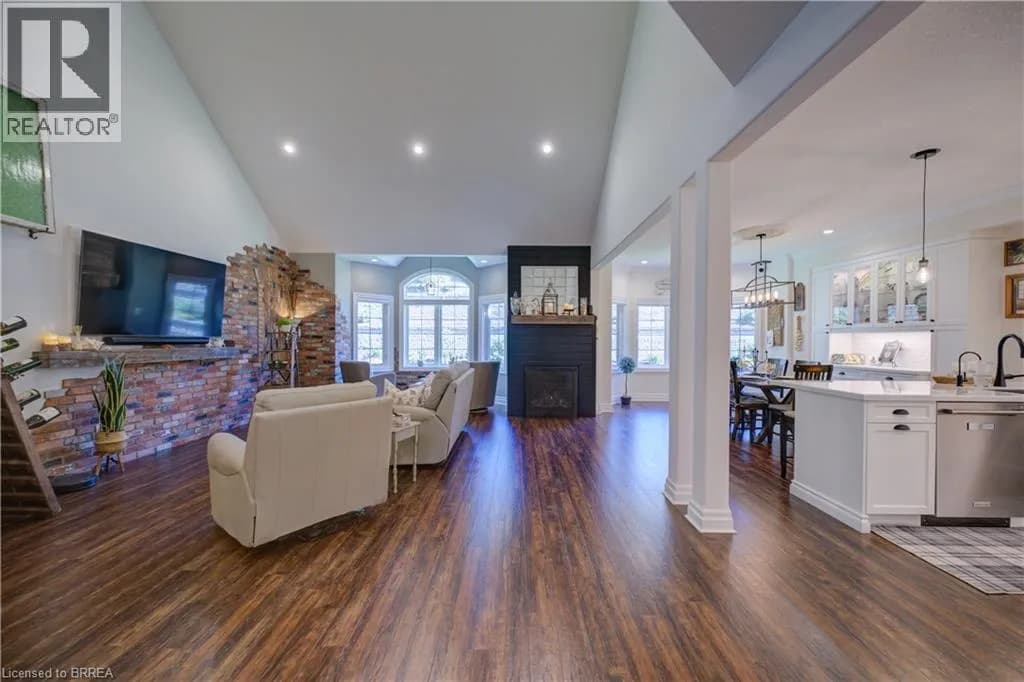 60 DUFFERIN Avenue Unit# 9 — photo 3 of 45