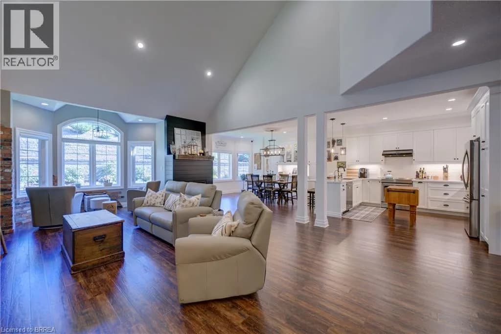 60 DUFFERIN Avenue Unit# 9 — photo 4 of 45