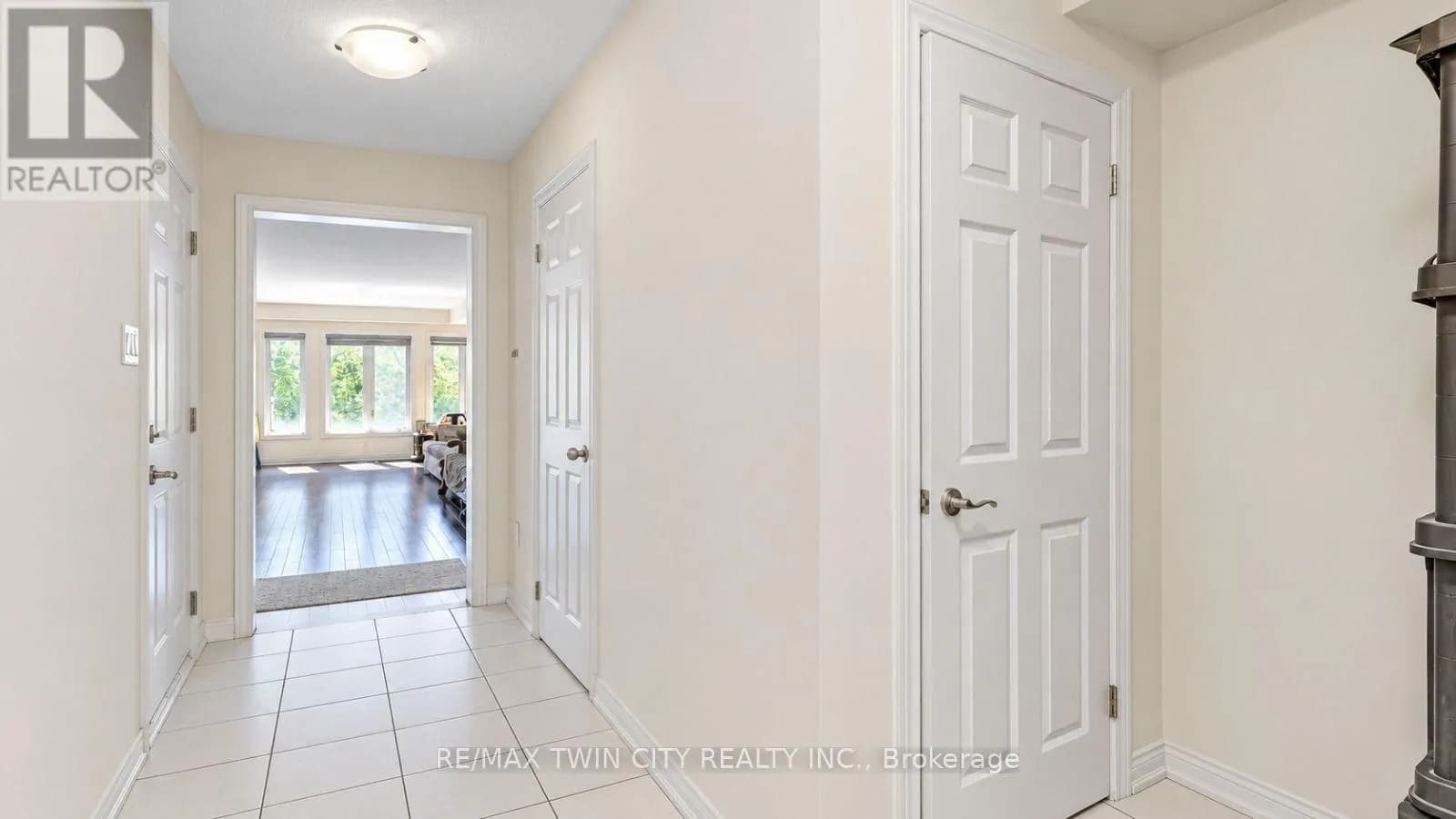 755 LINDEN DR UNIT 37 DRIVE — photo 4 of 38