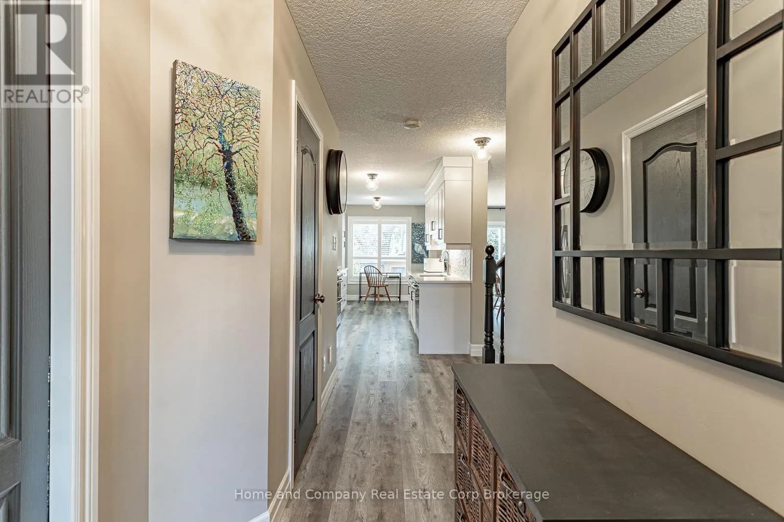 286 RAILWAY AVENUE — photo 4 of 42
