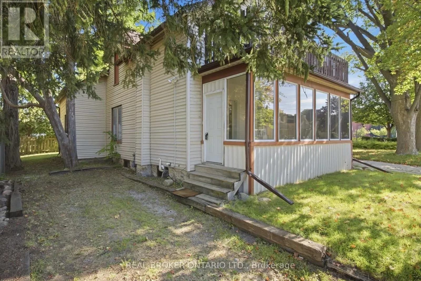 162 JOSEPH STREET — photo 3 of 40