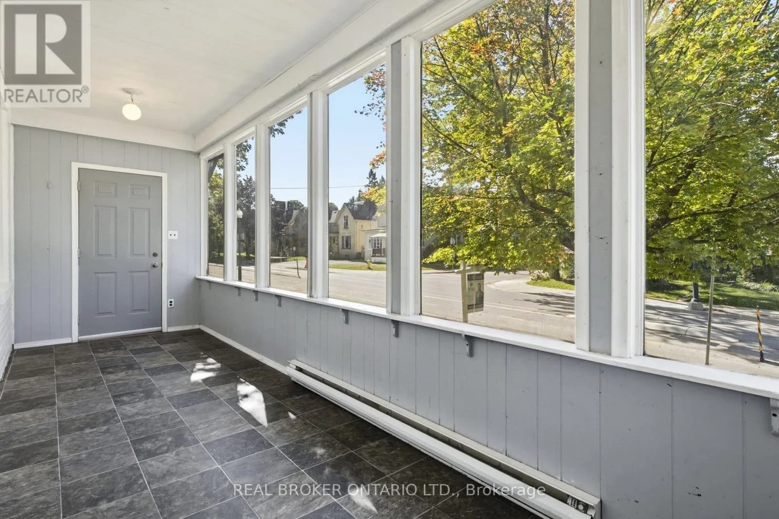 162 JOSEPH STREET — photo 4 of 40