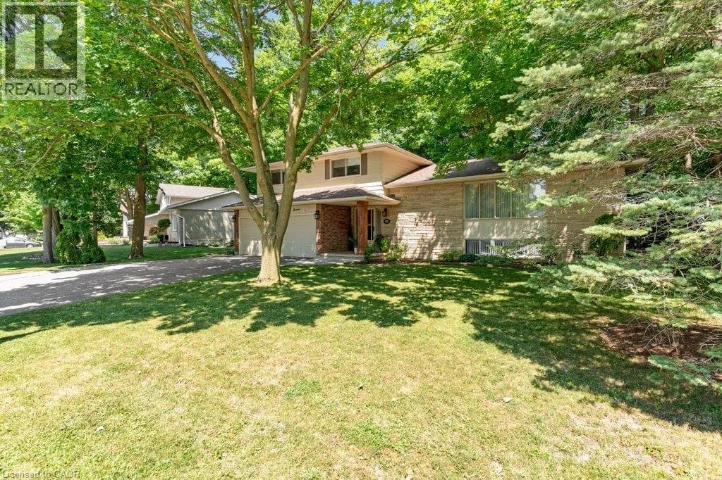 11 GREY OWL Drive — photo 2 of 47