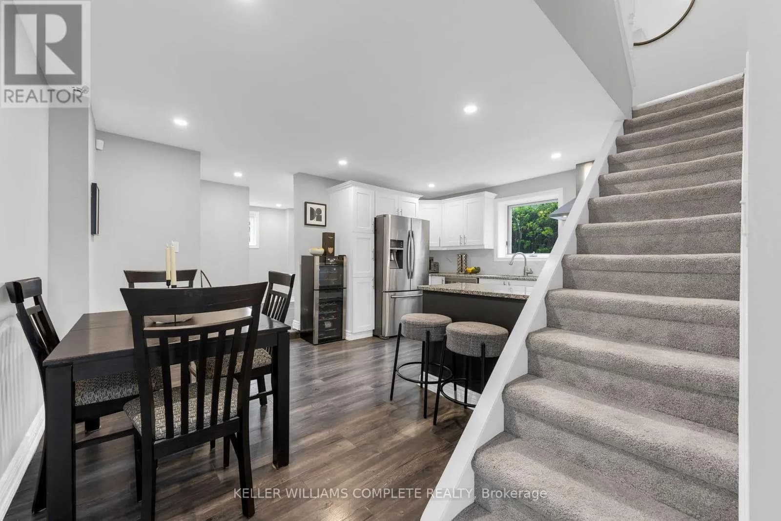 175 WELLINGTON STREET — photo 4 of 29
