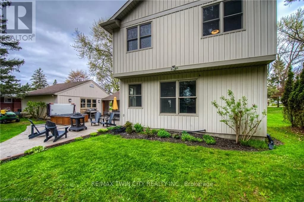 145 RIVERBANK DRIVE — photo 5 of 42