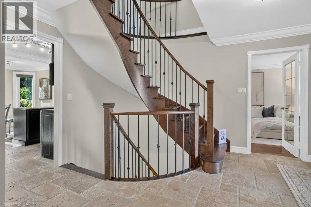 12 BEASLEY Crescent — photo 5 of 44