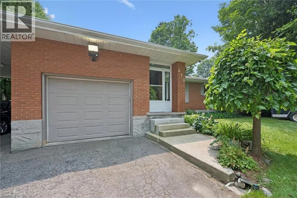 410 AVENUE Road — photo 3 of 50