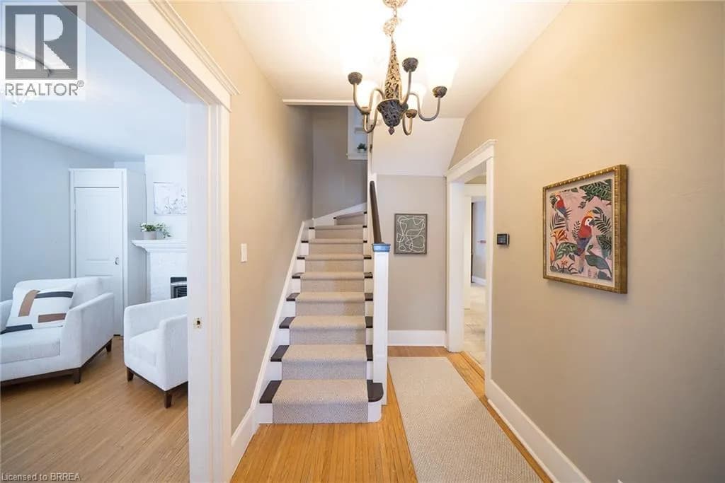 48 LINCOLN Avenue — photo 4 of 50