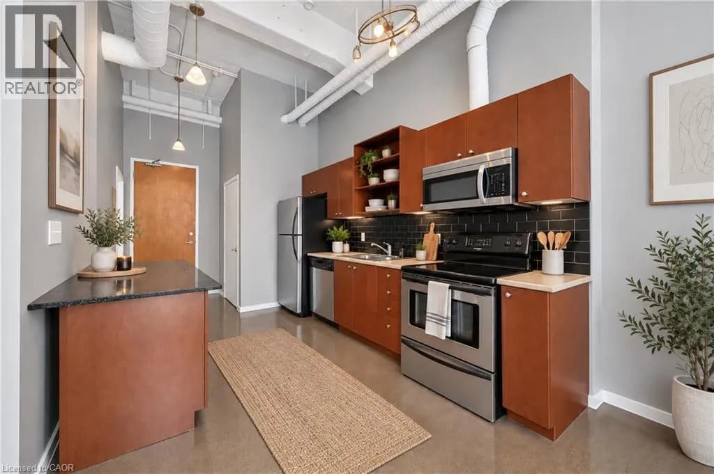 410 KING Street W Unit# 314 — photo 4 of 25