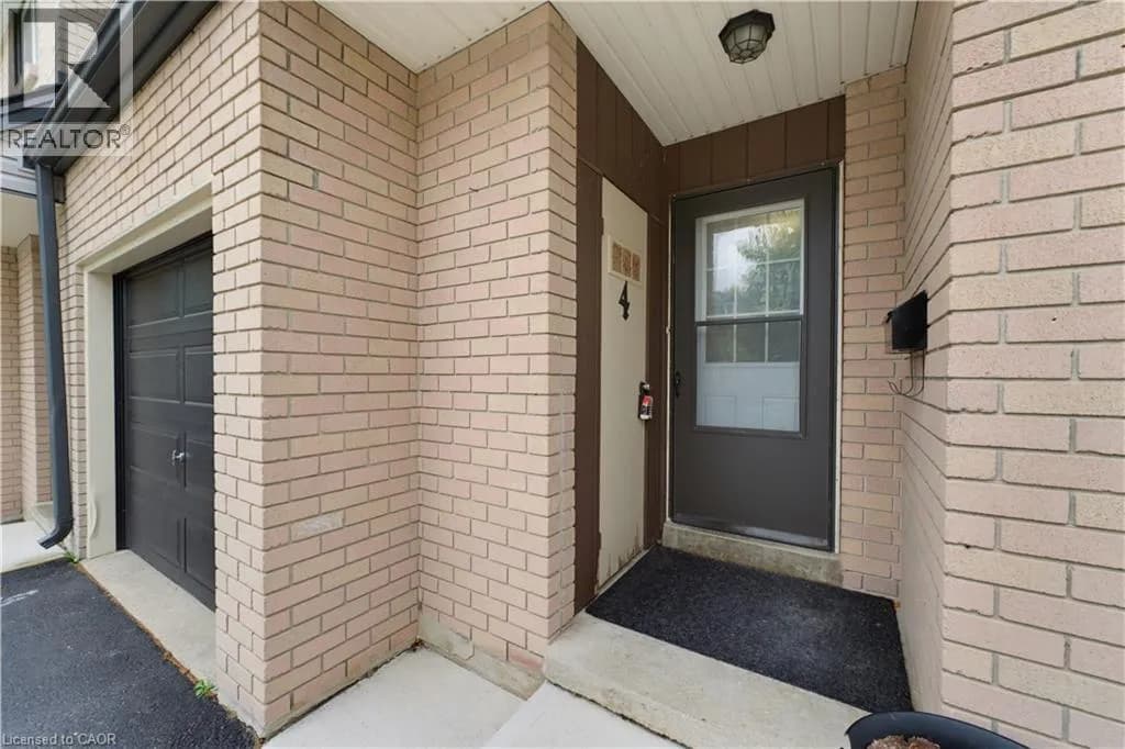 138 BLACKHORNE Drive Unit# 4 — photo 5 of 39
