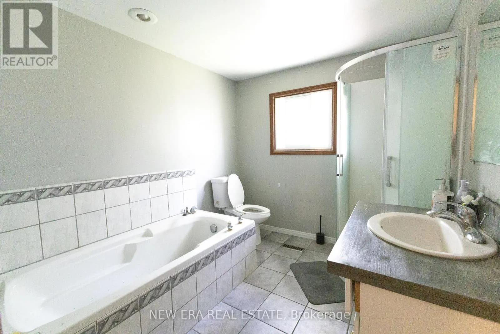 58 AMHERST DRIVE — photo 3 of 25