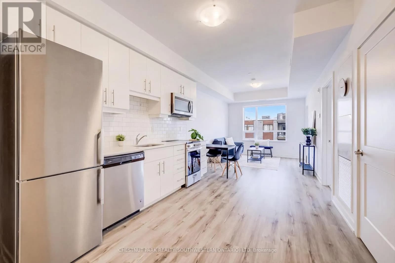 510 - 247 NORTHFIELD DRIVE E — photo 4 of 39