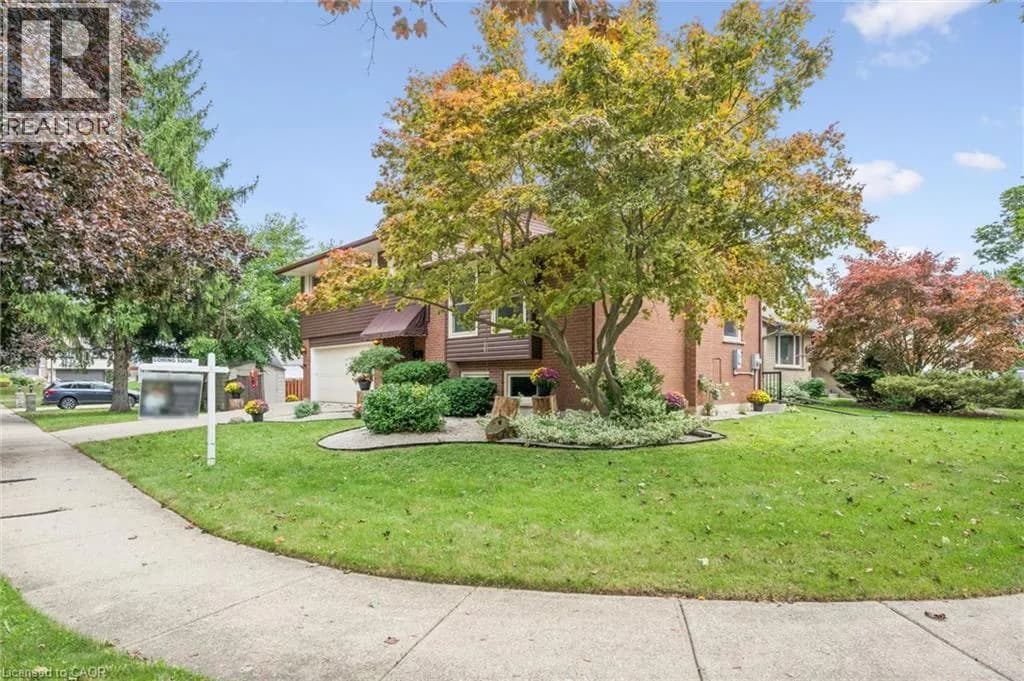 21 COLEBROOK Court — photo 3 of 48