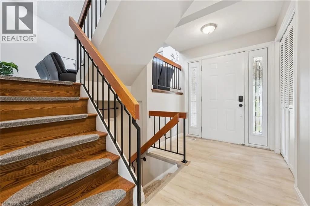 21 COLEBROOK Court — photo 5 of 48