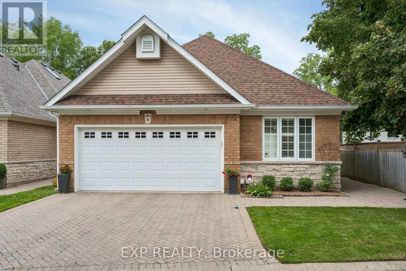 8 - 152 DUFFERIN AVENUE — photo 2 of 50