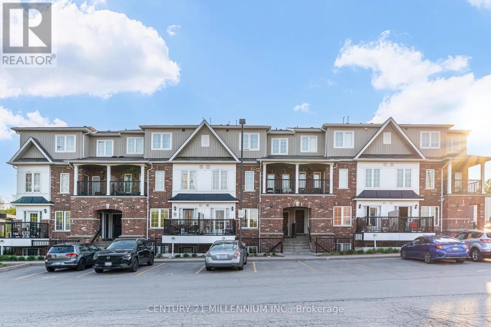 9 - 5 ARMSTRONG STREET — photo 1 of 37