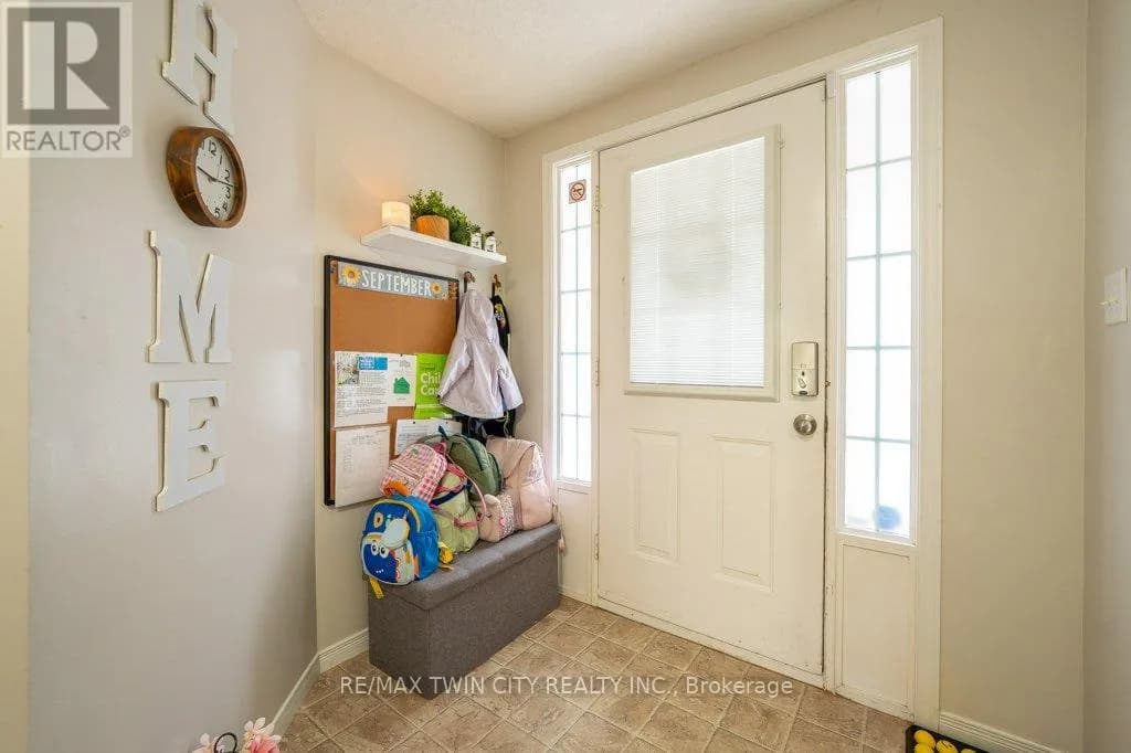 41 MADELEINE STREET — photo 4 of 31