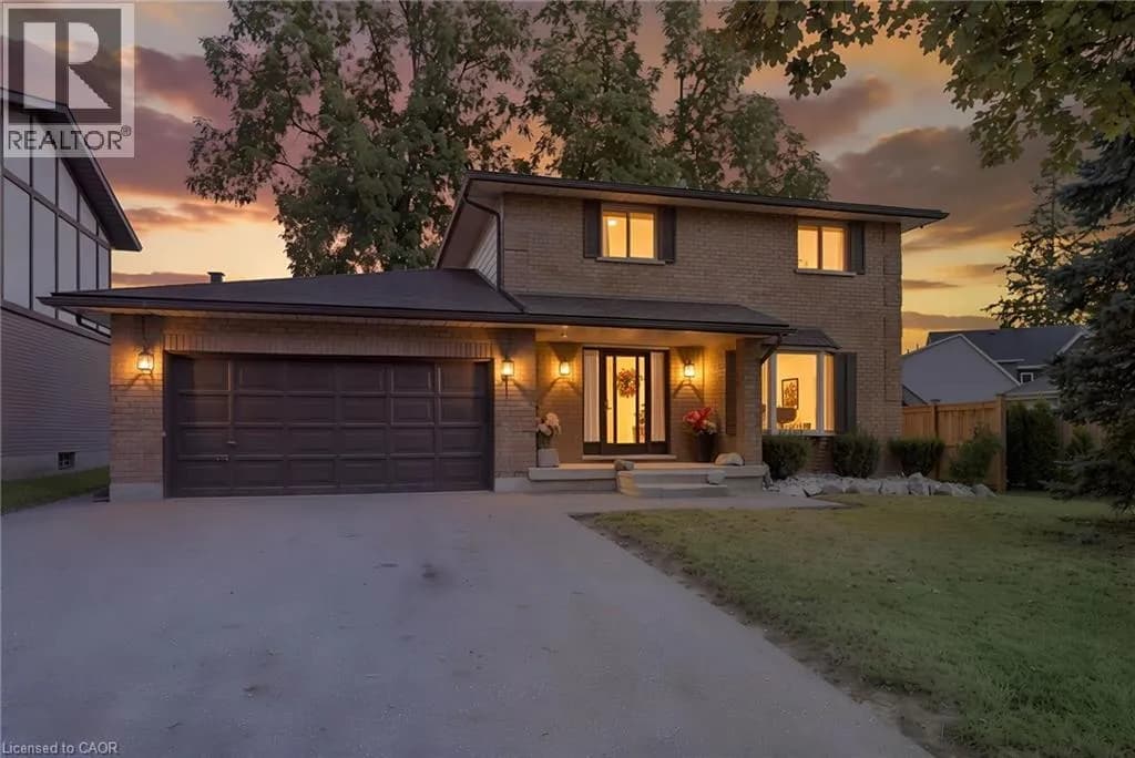 8 BECKETT Drive — photo 1 of 31