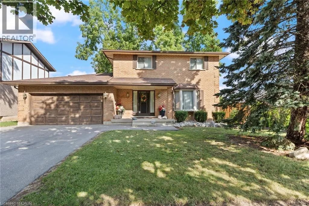 8 BECKETT Drive — photo 2 of 31
