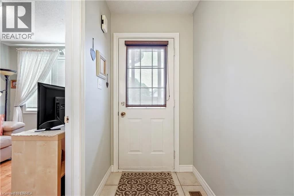 1 BUCHANAN Crescent Unit# 11 — photo 5 of 43