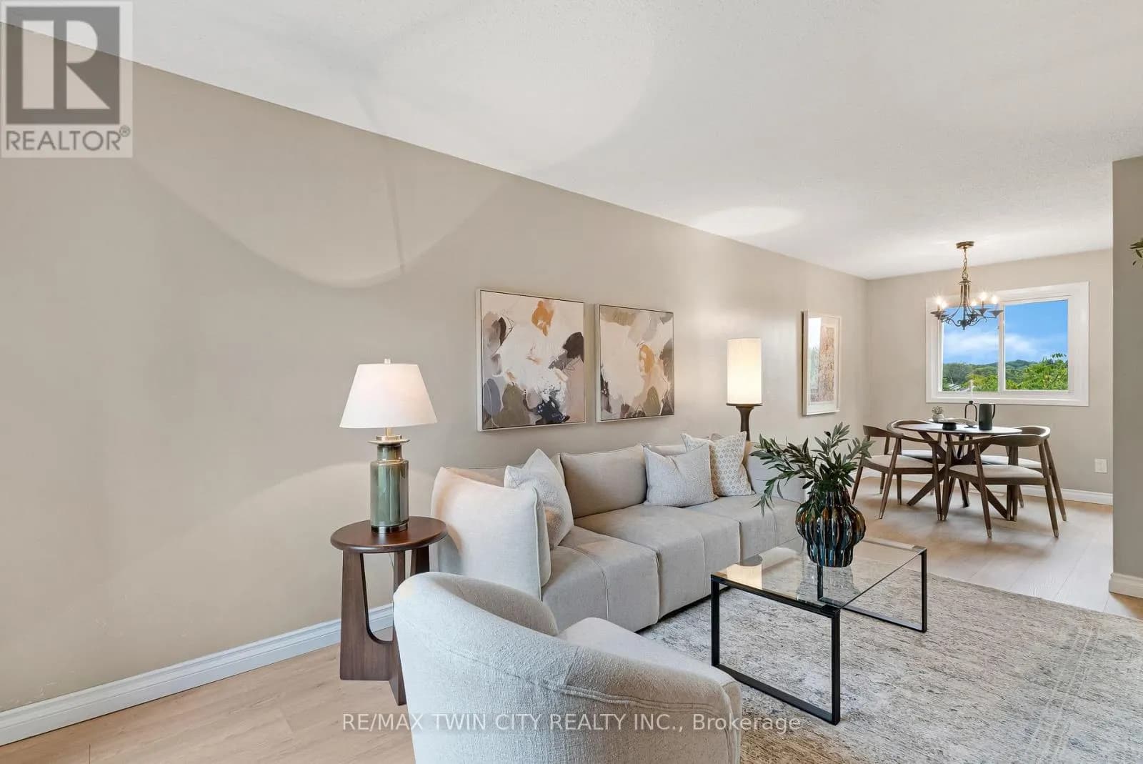 23 - 25 UPPER CANADA DRIVE — photo 5 of 29