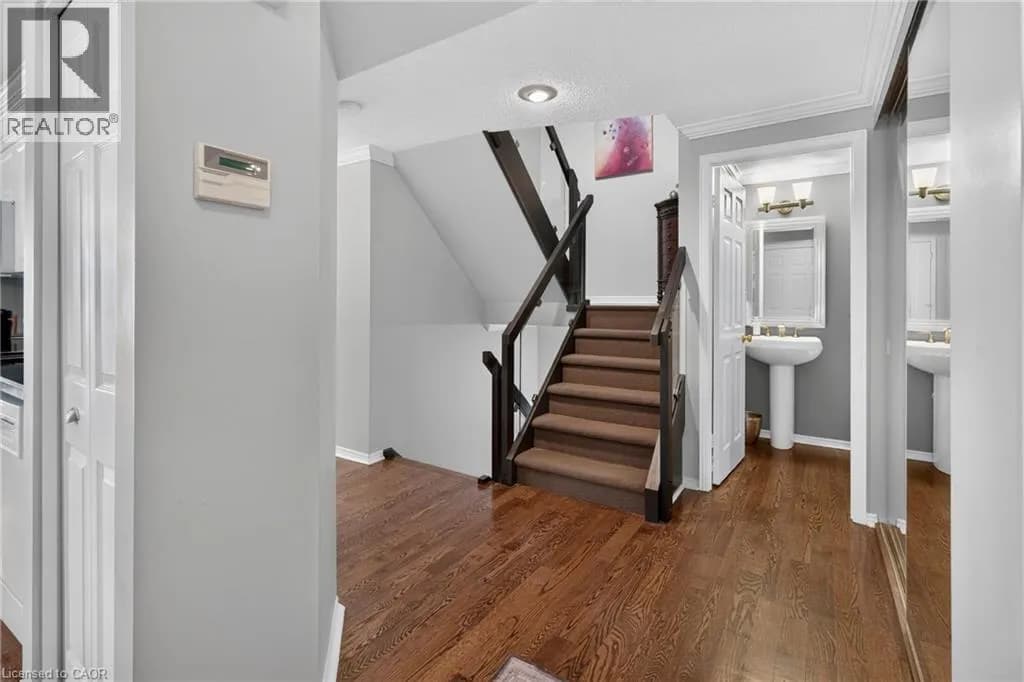 406 CRAIGLEITH Drive Unit# 1 — photo 5 of 41