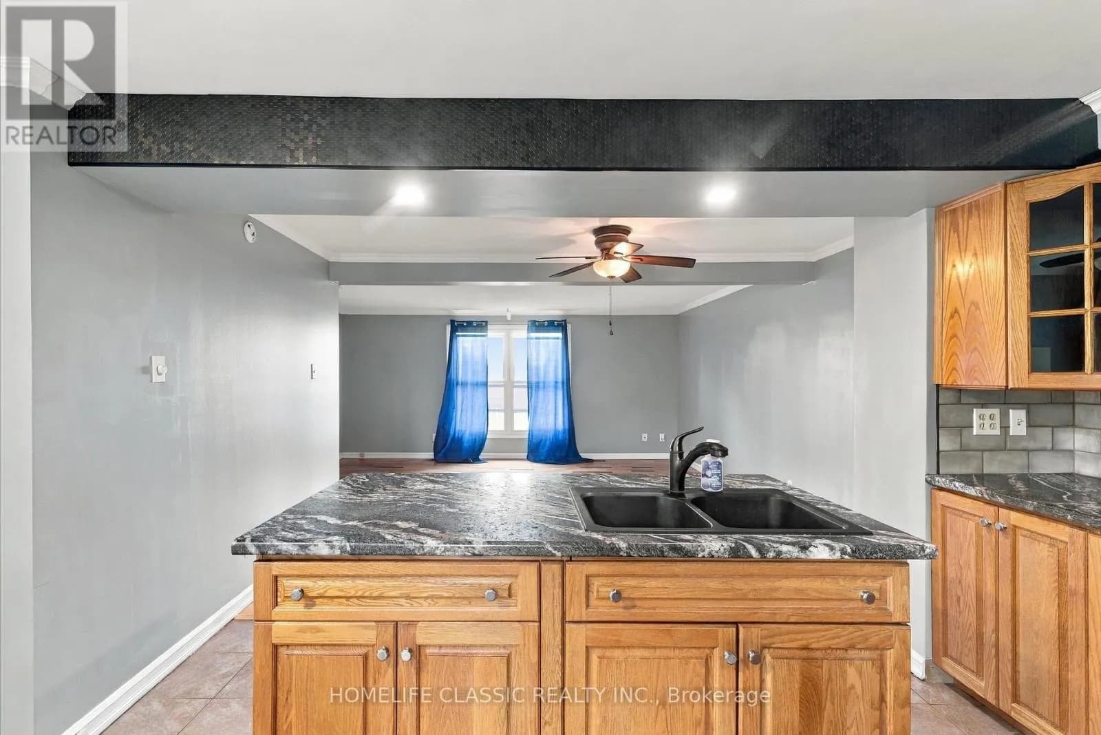 22 FROBISHER COURT — photo 4 of 28