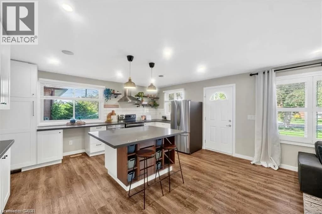 35 WEICHEL Street — photo 5 of 44