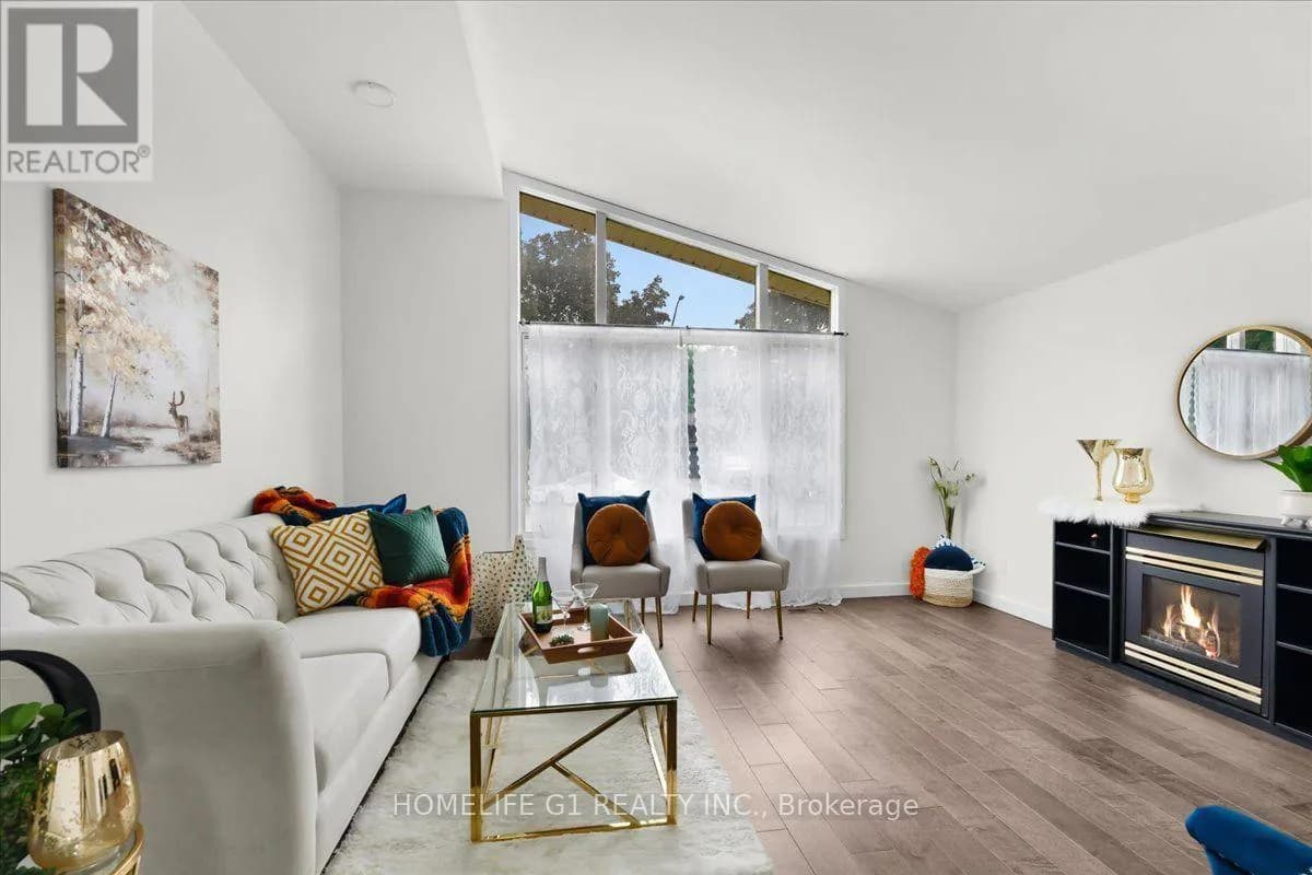 19 MILTON AVENUE W — photo 4 of 42