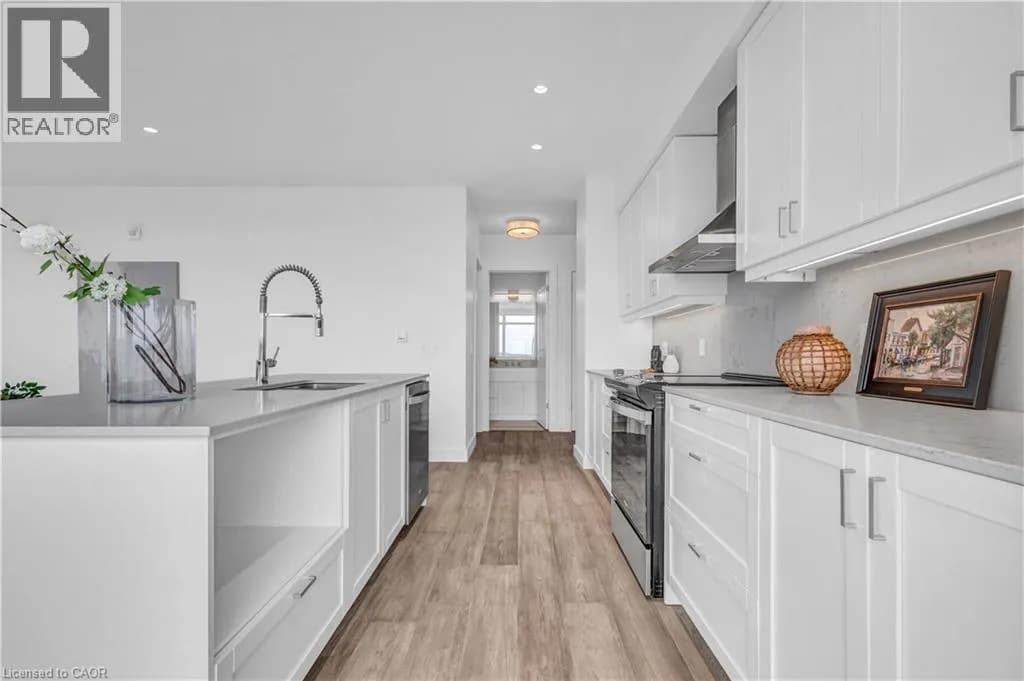 15 GLEBE Street Unit# 1414 — photo 3 of 35