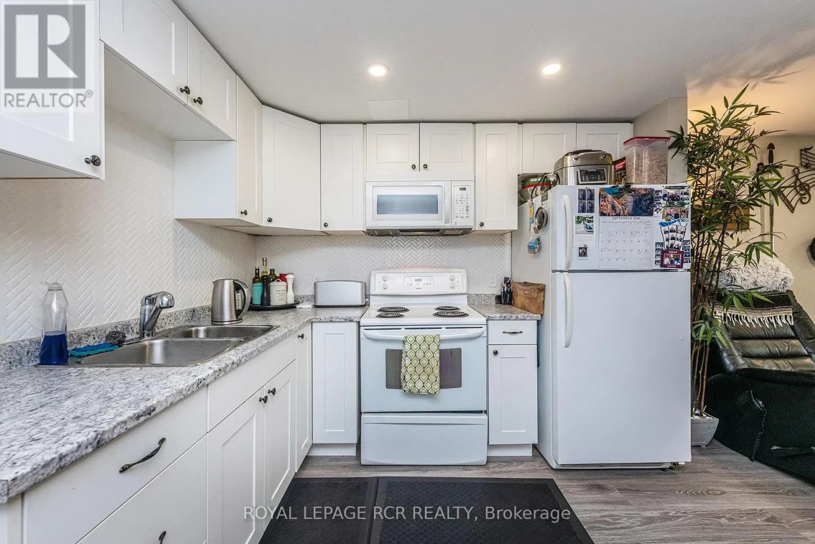 12 STEVEN STREET — photo 4 of 27