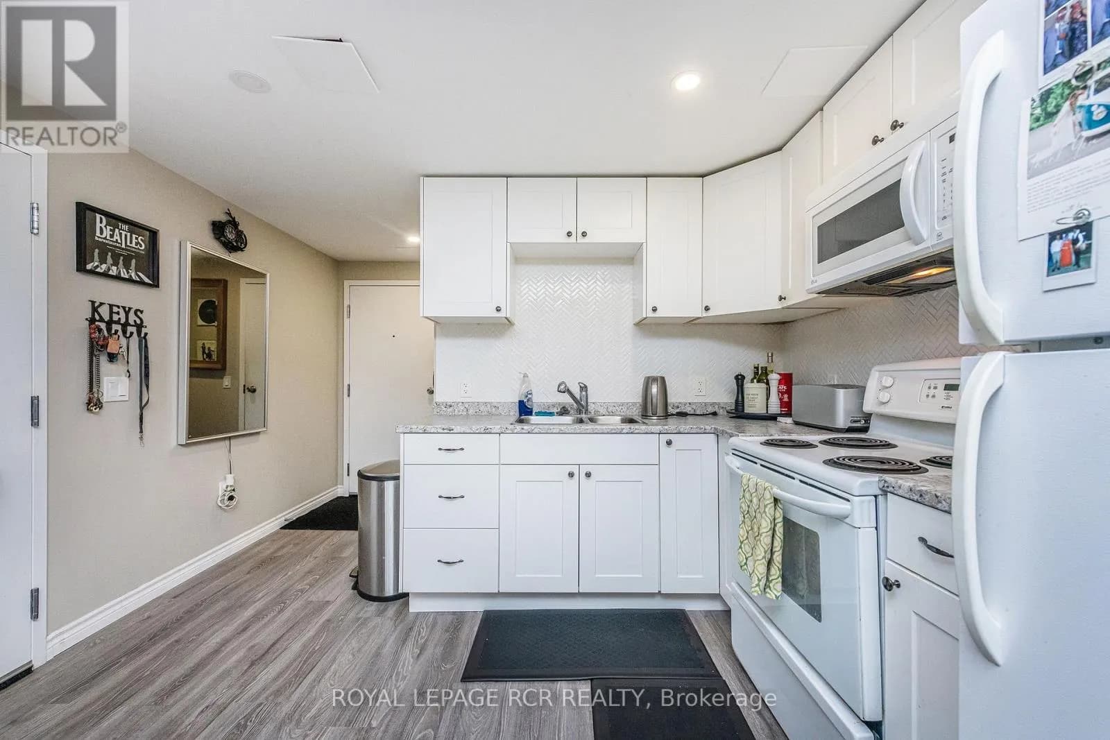 12 STEVEN STREET — photo 5 of 27
