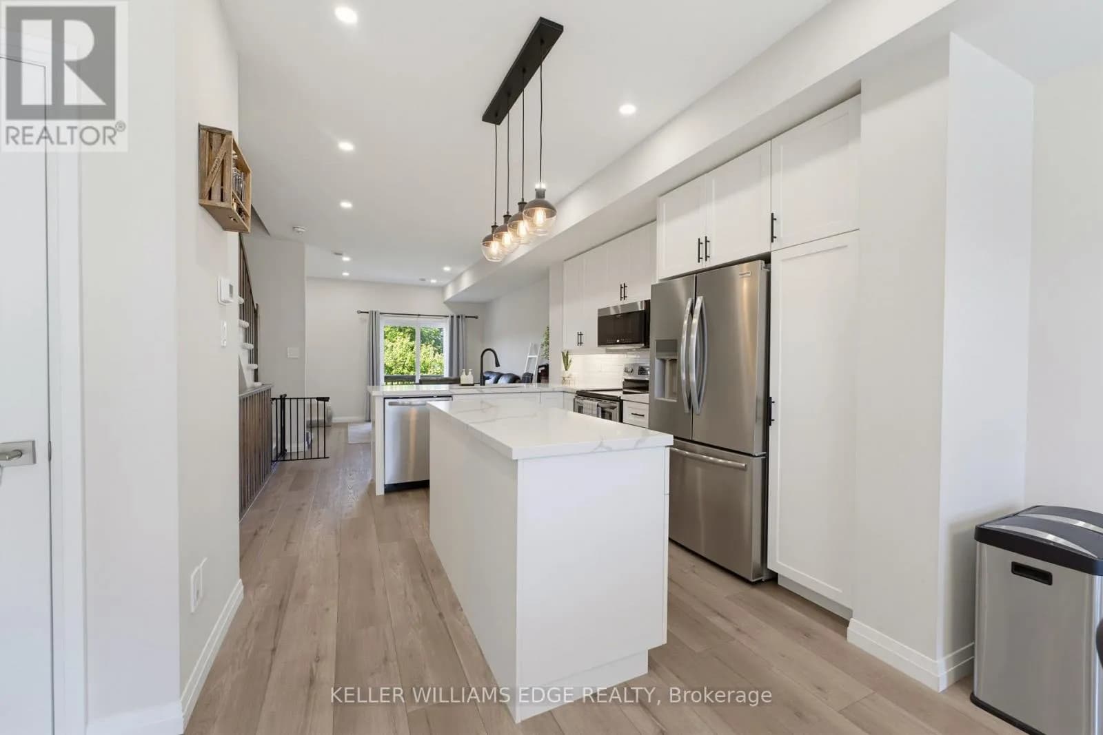 32 - 720 GREY STREET — photo 5 of 32