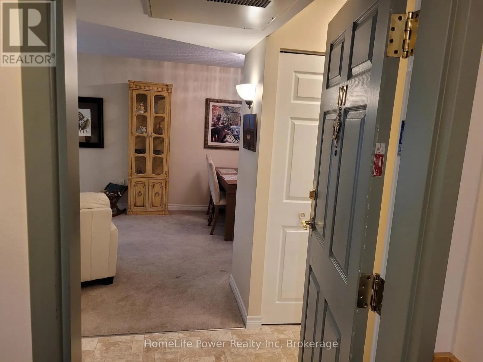 107 - 20 ST GEORGE STREET — photo 4 of 38