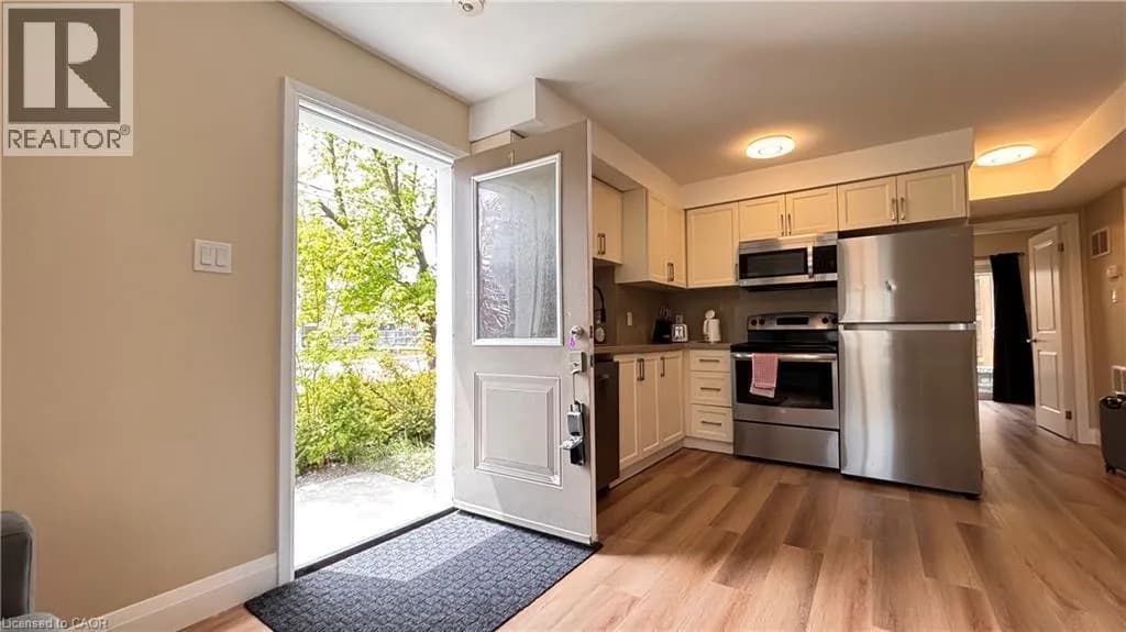 122 COURTLAND Avenue E Unit# 1 — photo 2 of 12