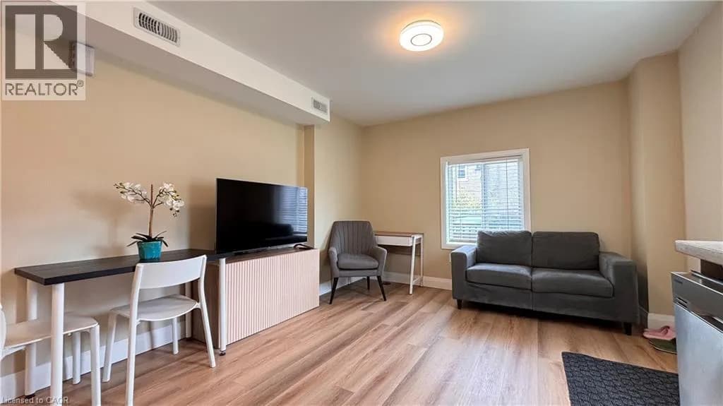 122 COURTLAND Avenue E Unit# 1 — photo 4 of 12