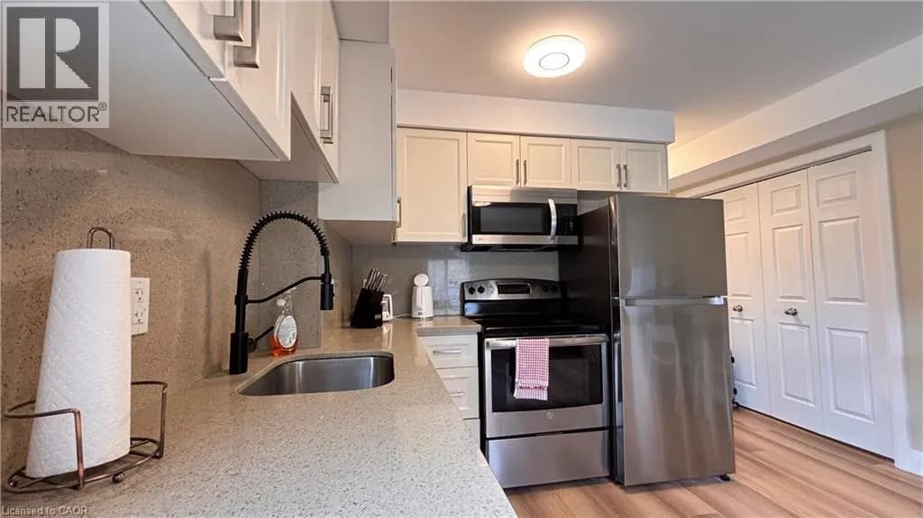 122 COURTLAND Avenue E Unit# 1 — photo 5 of 12