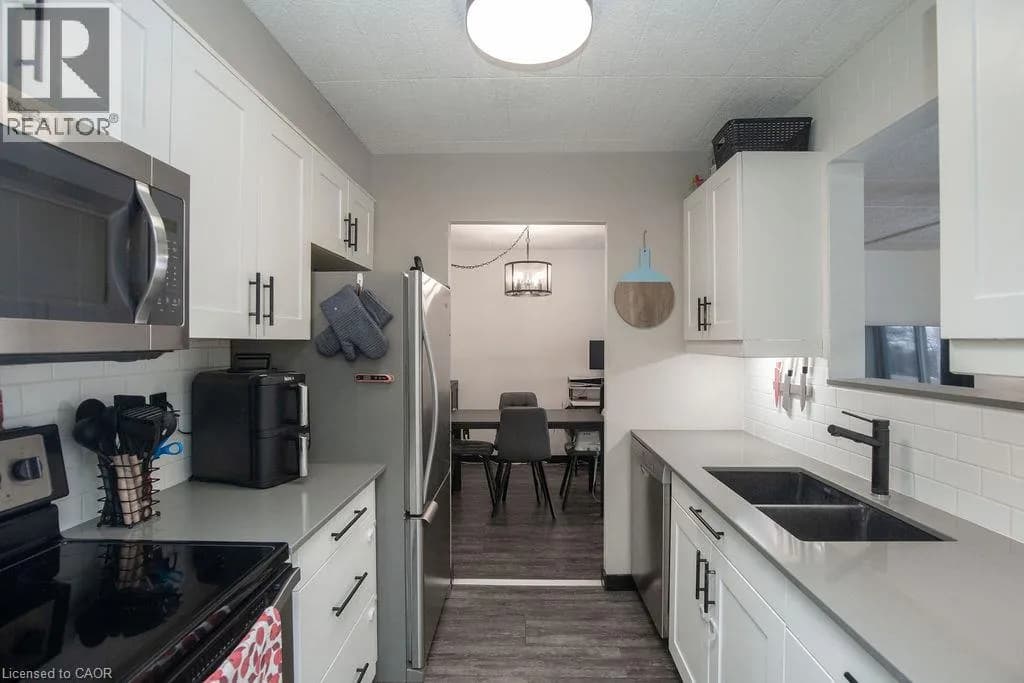 71 VANIER Drive Unit# 110 — photo 5 of 37