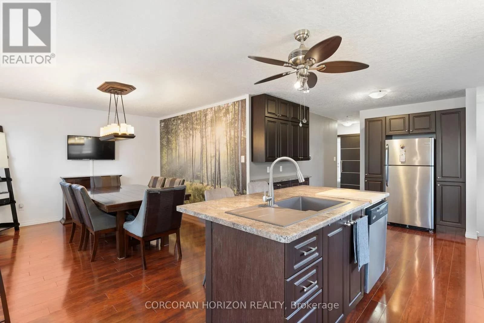 63 CEDARHILL CRESCENT — photo 3 of 47
