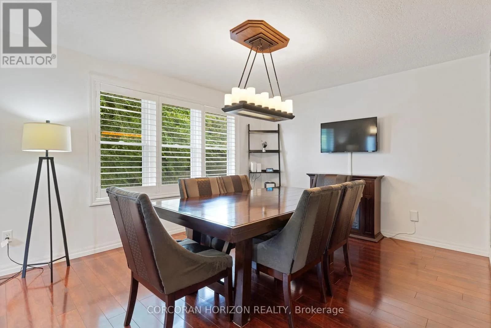 63 CEDARHILL CRESCENT — photo 4 of 47