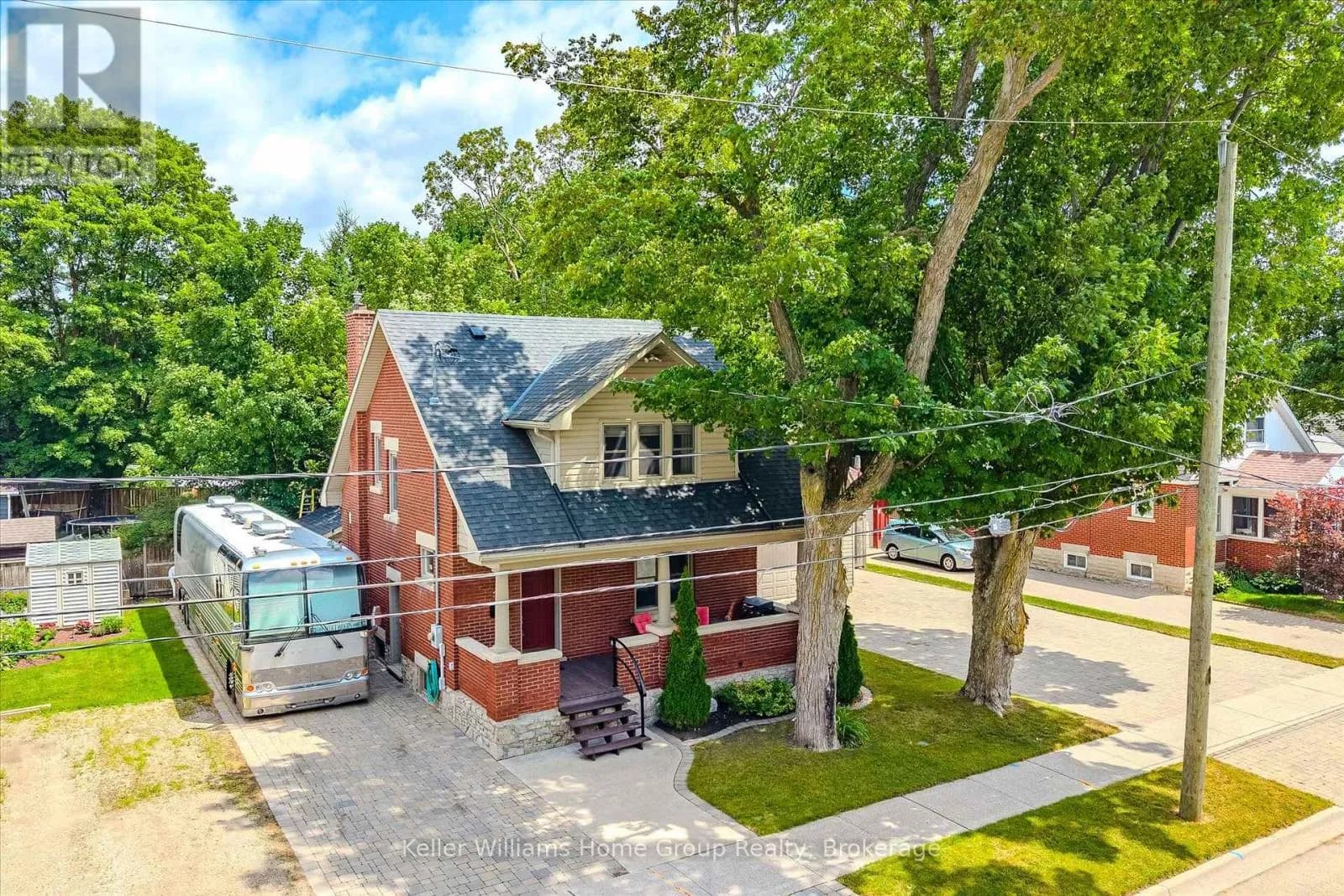330 ANGUS STREET — photo 2 of 48