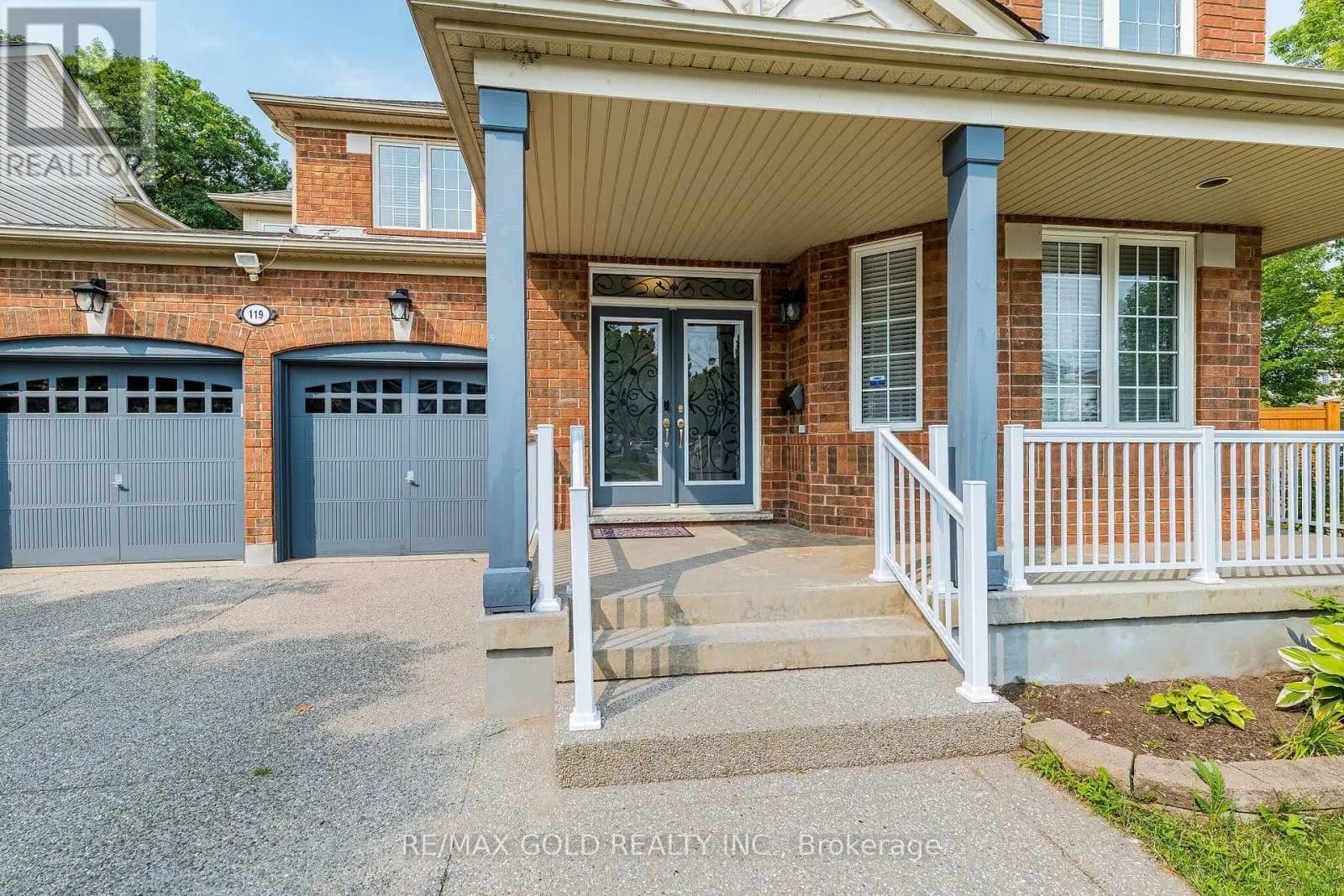 119 GLAZEBROOK CRESCENT — photo 3 of 42